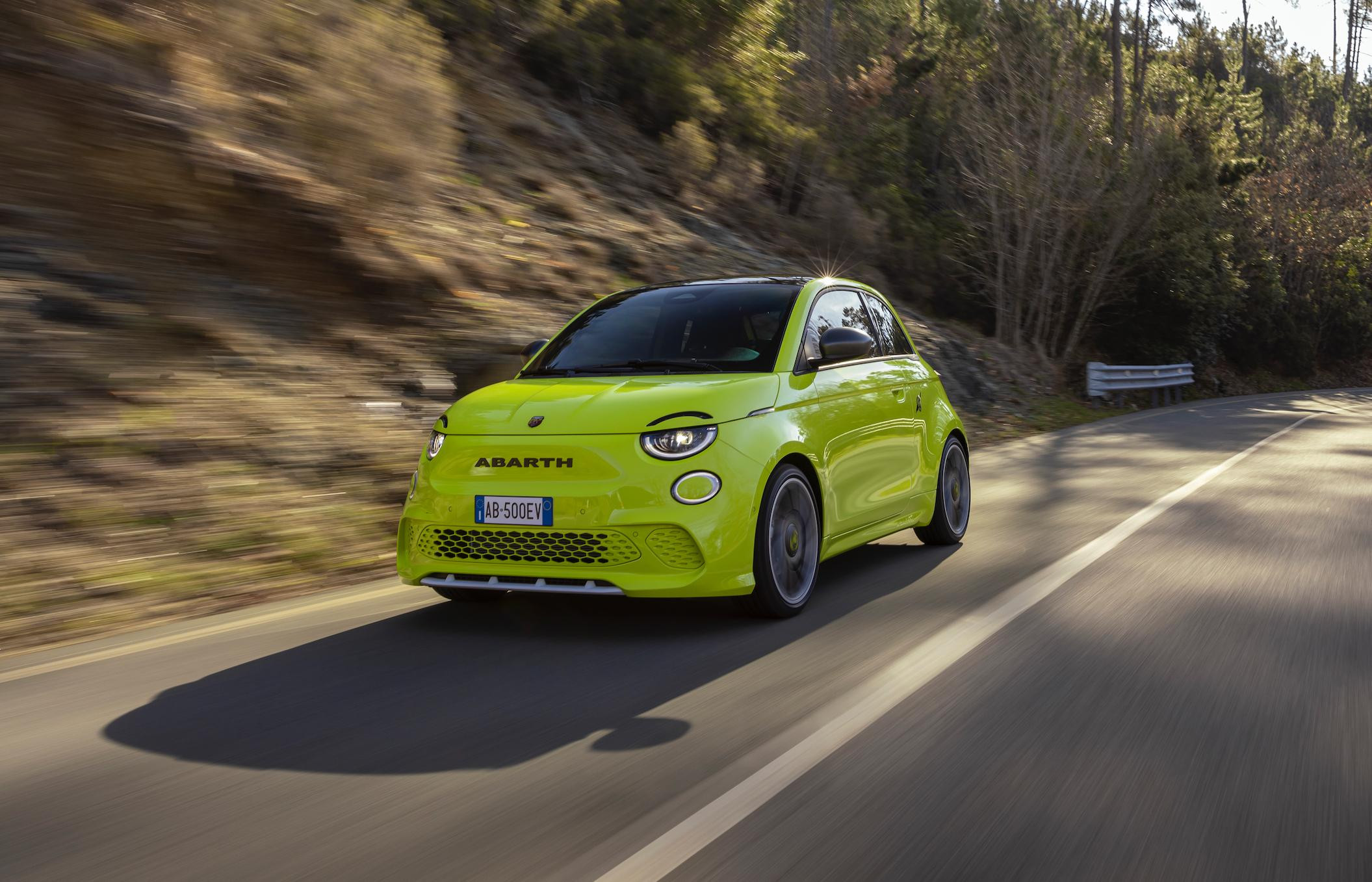 Abarth 500e front view